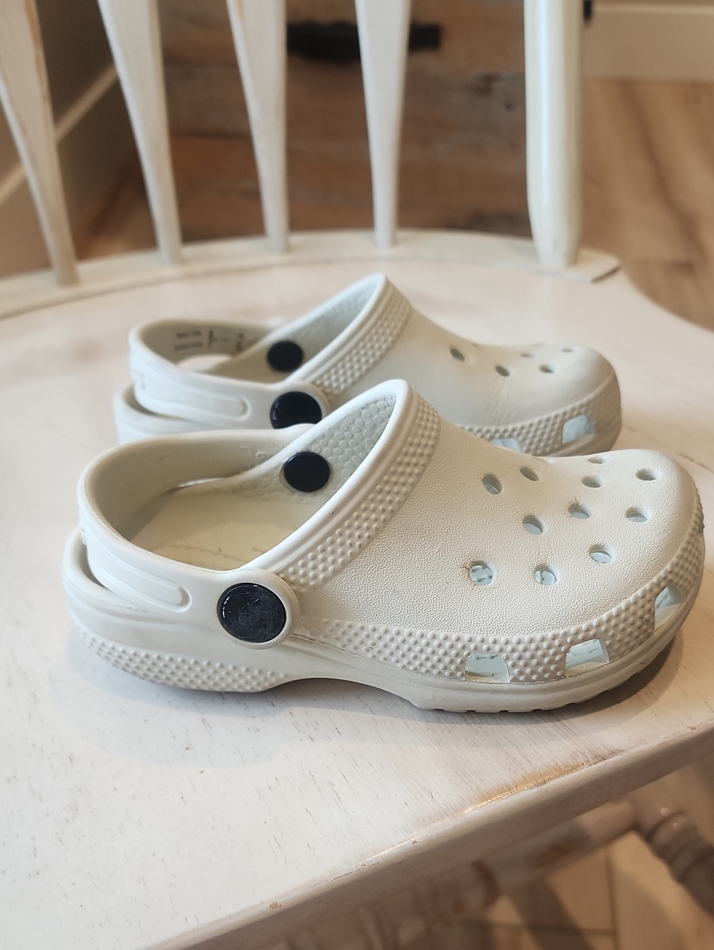 Crocs Cream